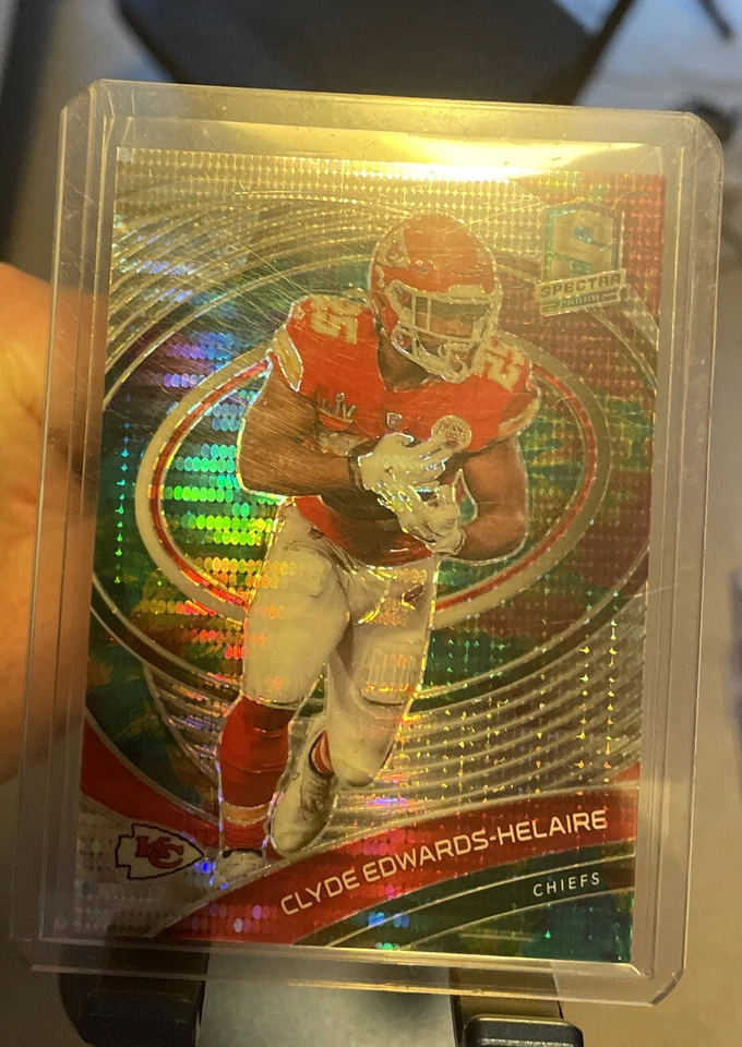 2021 Panini Spectra Clyde Edwards-Helaire Celestial Prizm /99  card #50 KC Chief - Image 3 of 4