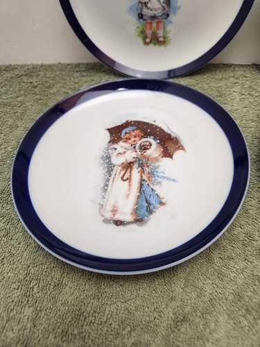 Set of 4 Victorian Collector Plates 4 Girls, Blue Edge Porcelain Marked RW - Picture 4 of 8