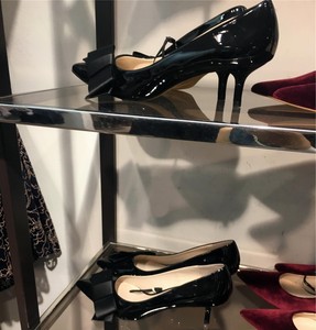 black patent court shoes mid heel