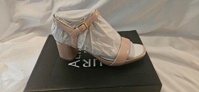 New Naturalizer Izzy Womens Block Heel Sandals Cameo Pink US 7
