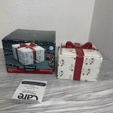 Vintage Pfaltzgraff Winterberry Wrapped Present Look Covered Square Candy Dish