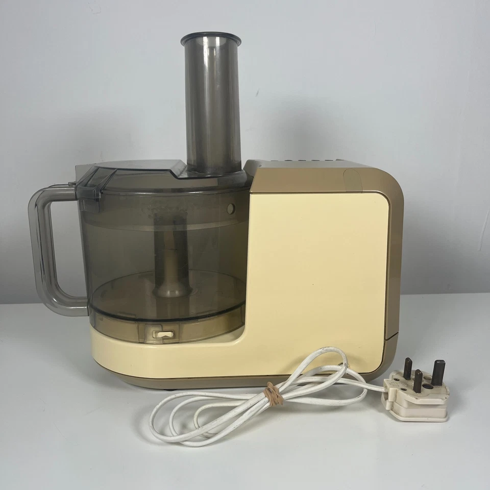 Kenwood Gourmet Food Processor A532 with Slicing Discs & Beaters Attachments - Image 3 of 4