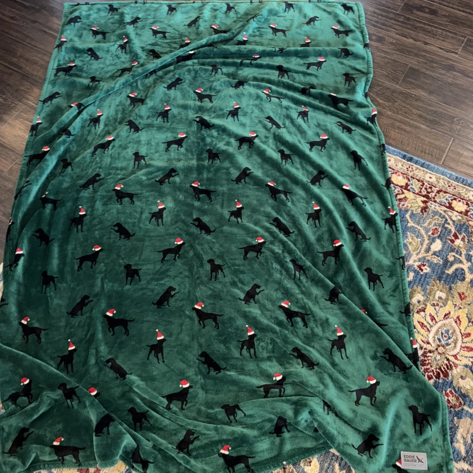 Eddie Bauer 60x90 Winter Green W Black Dogs Santa Hats Soft Plush Throw Twin - Image 2 of 3