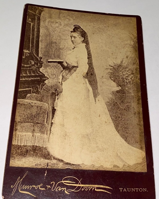 Rare Antique Victorian American Beauty Long Veil Taunton MA Cabinet Card Photo!