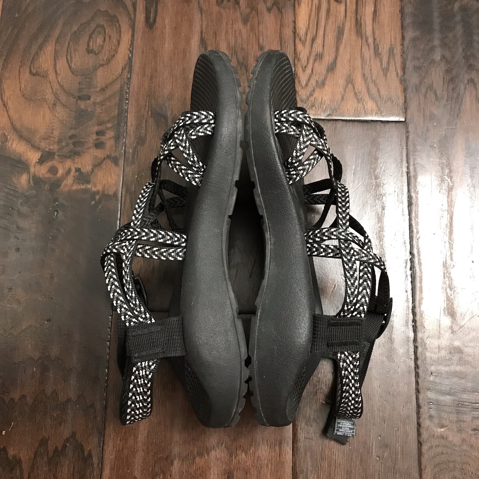 APL Sandali donna con cinturino Chaco bianco e nero