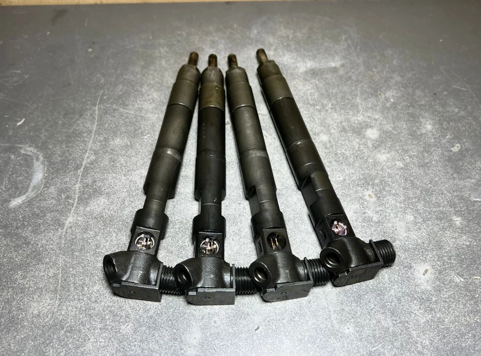 Juego de 4 piezas de inyector de combustible original Mercedes Sprinter OM651 A651 0700587 OEM diésel Foto 2 de 4