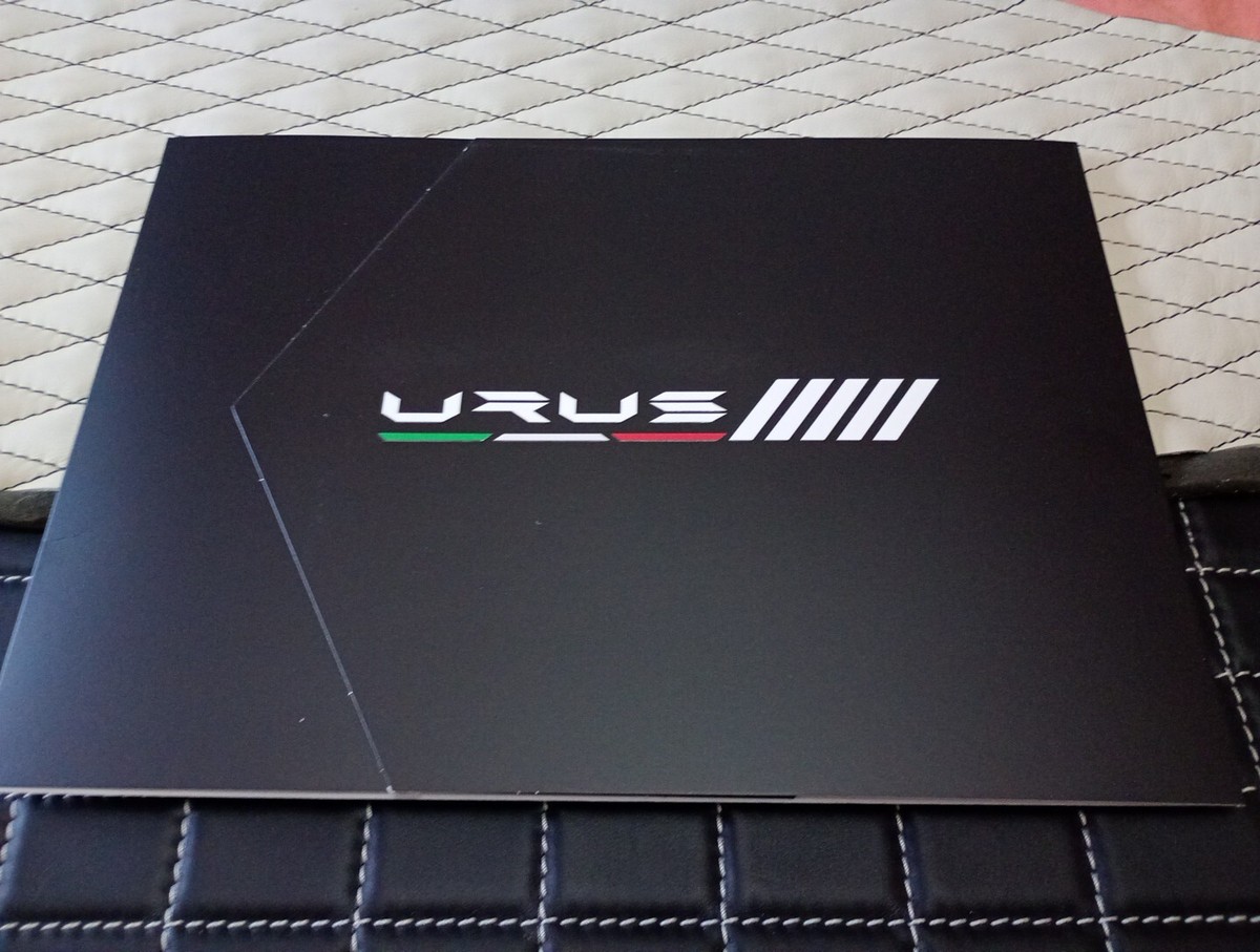 Lamborghini Urus SE-BROCHURE,PORTFOLIO Lithograph Lamborghini