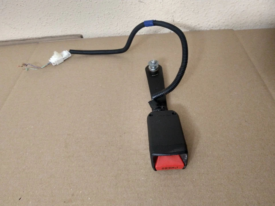 Honda Odyssey 2009 cinturón de seguridad del conductor hebilla extremo. Foto 4 de 4