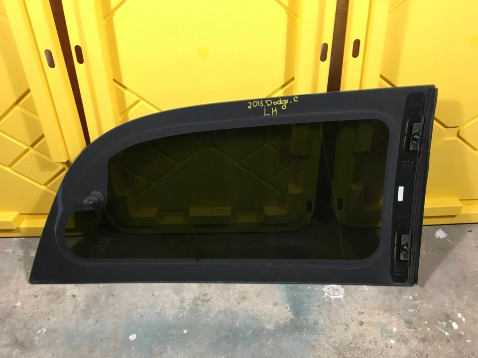 2011-2017 DODGE GRAND CARAVAN Left Driver Side Quarter Window OEM . Foto 3 de 4