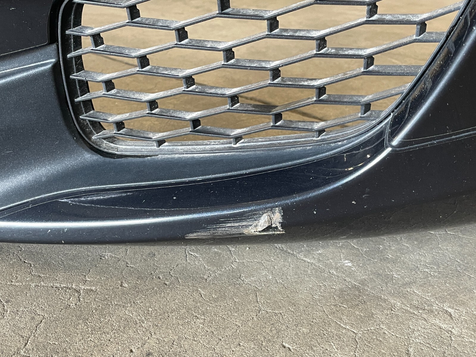 14-17 Maserati Quattroporte GTS Front Bumper Cover W/Park Sensor Grille 1574 OEM