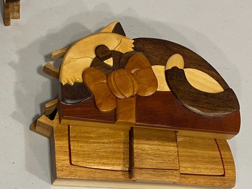 Schöne Schnitzer Dans Katze mit Schleife Massivholz Puzzle Box 6,5"x 3,5"x 2" - Bild 11 von 13