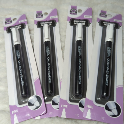 Art Skills Set Of 4 White Fine Tip Chalkboard Markers NIB