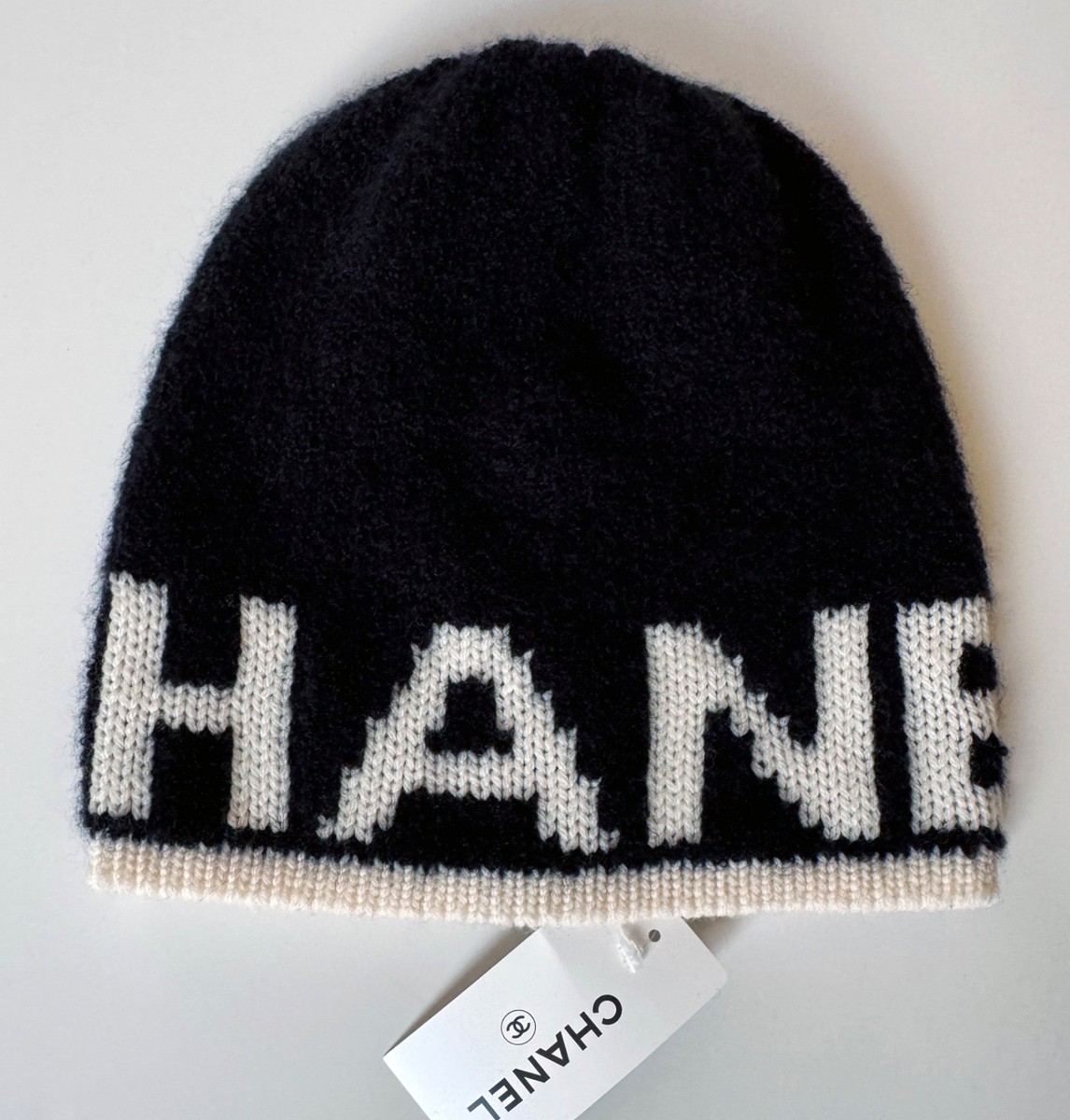 NWT 21B CHANEL BLACK WHITE CASHMERE WOOL BLEND KNIT HAT CAP | eBay