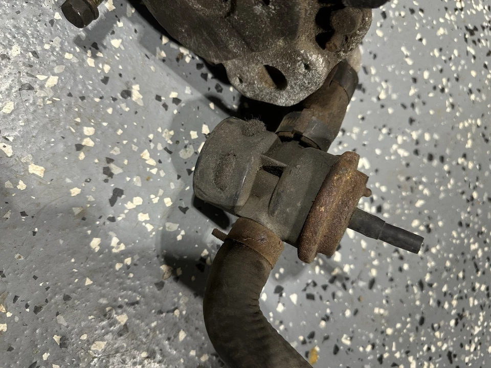 Conjunto de bomba de aire Ford Mustang GT 1985 Foto 4 de 4