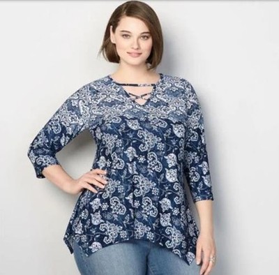 Avenue 26/28 Top Blue Paisley Sharkbite 3/4 Sleeves Caged V-Neck Women's Plus