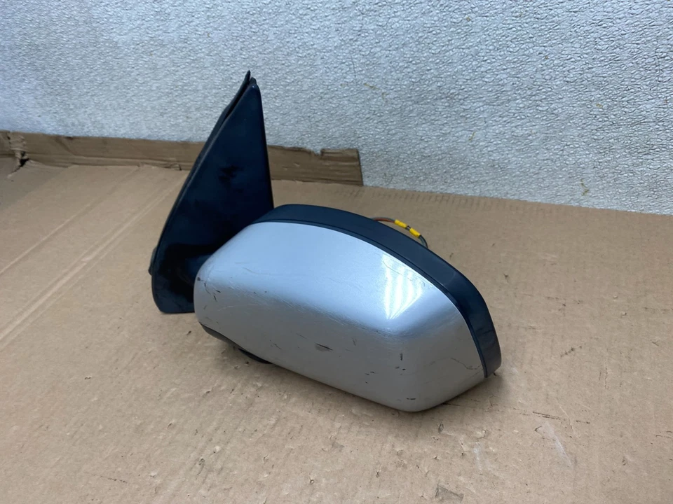 2001 - 2003 BMW 5-Series 525i 530i Left Driver Door View Mirror U8414 DG - Image 2 of 4