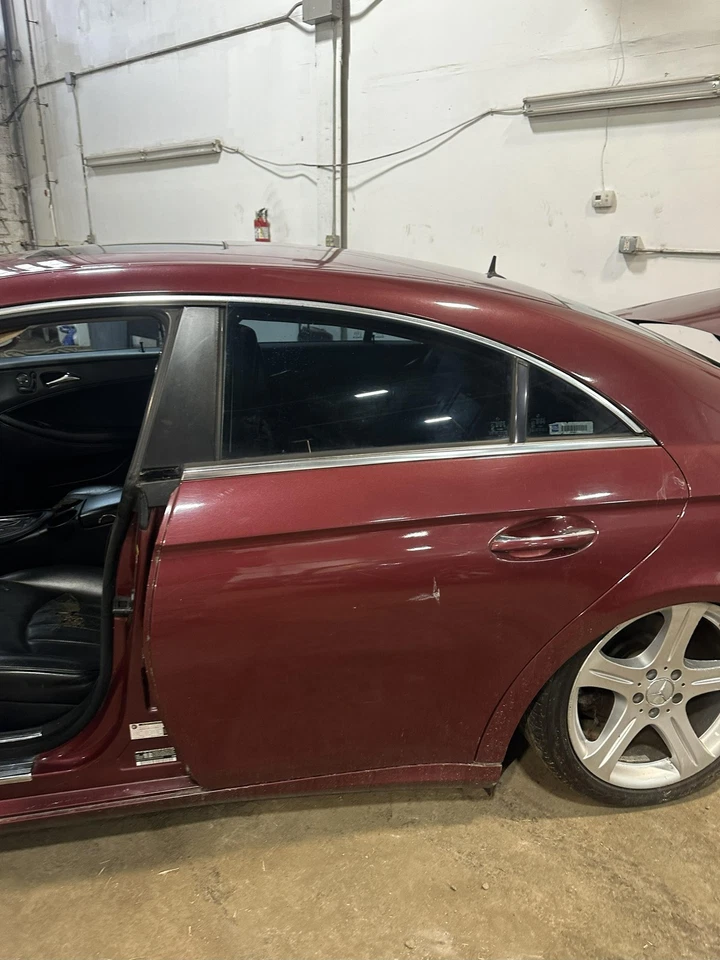 Used Rear Left Door Assembly Rear Side fits: 2006 Mercedes-benz Mercedes cls-cla Foto 2 de 4