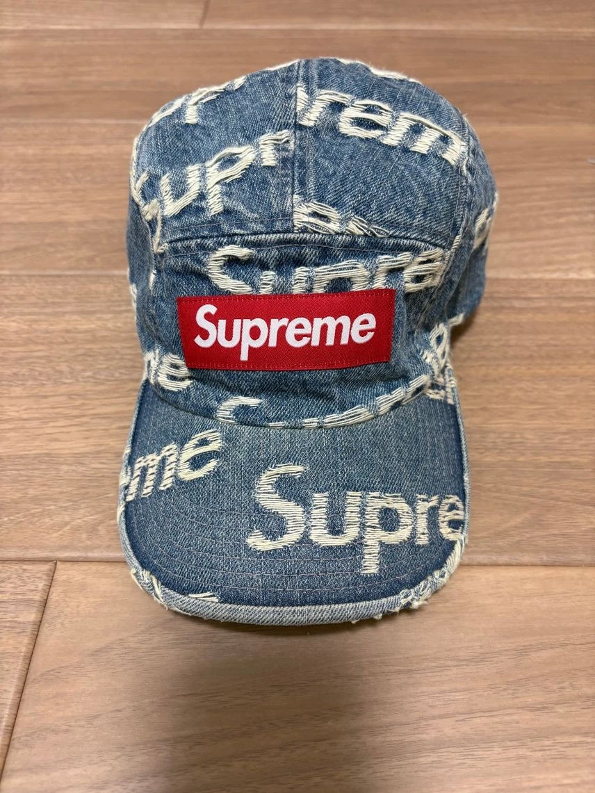 Casquette de camp en denim logo effiloché suprême bleue authentique du Japon