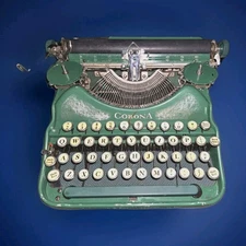 VINTAGE LC Smith & CORONA Typewriter Inc.  With Case 1930's-1950’s Green 