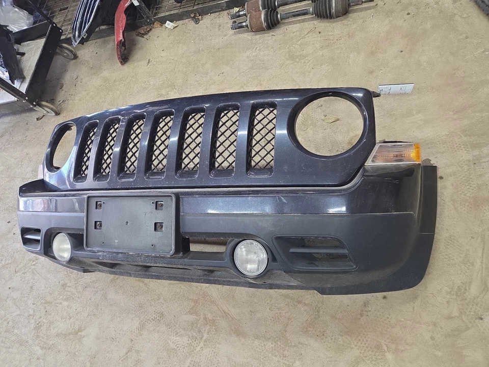 14 JEEP PATRIOT Front Bumper Assy. (No shipping) — 第 2/4 张图片