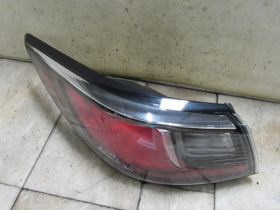 LUZ TRASERA 2019 TOYOTA YARIS Rh cuarto de equipo original montado en panel Foto 4 de 4