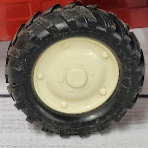 Vintage ertl 1/16 IH manure spreader parts/repair - Picture 2 of 11