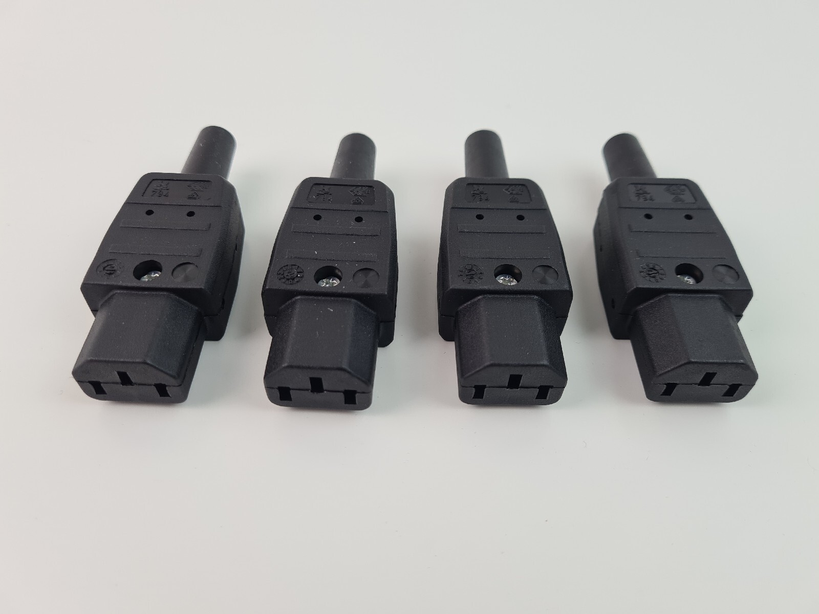 C20F 16A: Kaltgerätestecker mit Netzfilter, 16 A, C20 bei