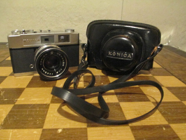 フィルムカメラ KONICA AUTO S2 HEXANON 45mm F1.8 Vintage Konica Auto S2 Camera w/ Hexanon 45mm 1:1.8 Lens
