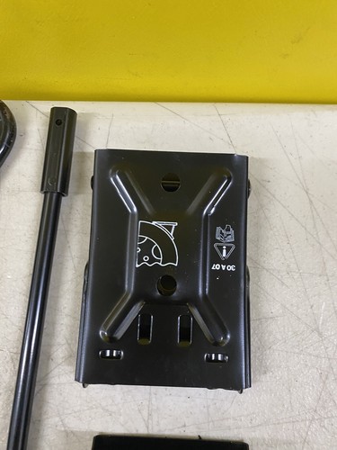 KIT DE HERRAMIENTAS LAND ROVER DISCOVERY 3 2005-2009 RUEDA DE REPUESTO KBK500160C97XA - Imagen 22 de 24