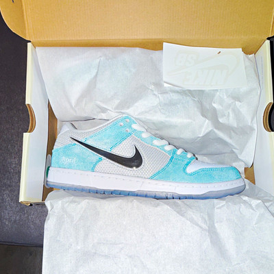 Nike SB Dunk Low Pro QS Low Top Sneaker Blau/Weiß/Silber EU 45 FD2562-400