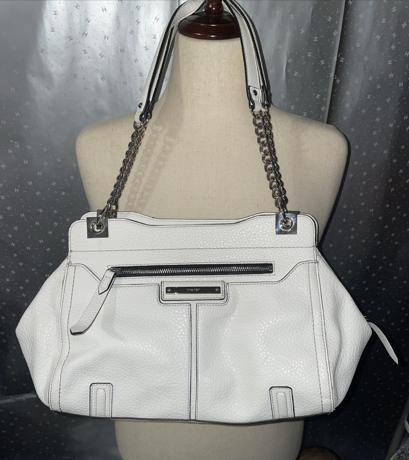 Nine West Purse White Shoulder Bag Silver Chain And Faux Leather