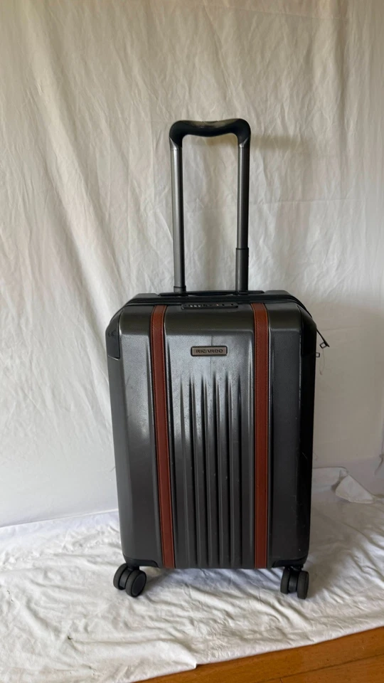 Ricardo Cabrillo 2.0 Hardcase 21" Carry-On Luggage Gray TSA Lock - Image 4 of 4