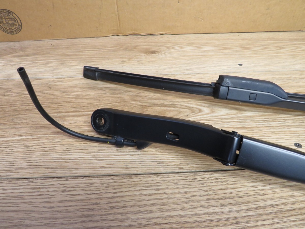 2022-2023 HONDA CIVIC LEFT AND RIGHT WINDSHIELD WIPER ARMS PAIR