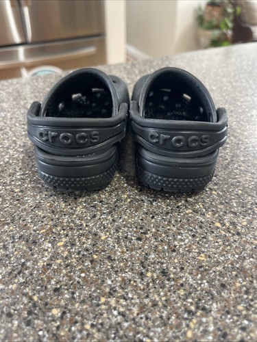 CE40 Crocs Baby Toddler Size 4 Black Rubber Clog Shoes - Picture 5 of 8