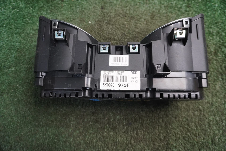 2014 VOLKSWAGEN GTI Speedometer Gauge Cluster OEM A2C81401500 UNK MILEAGE - Image 4 of 4