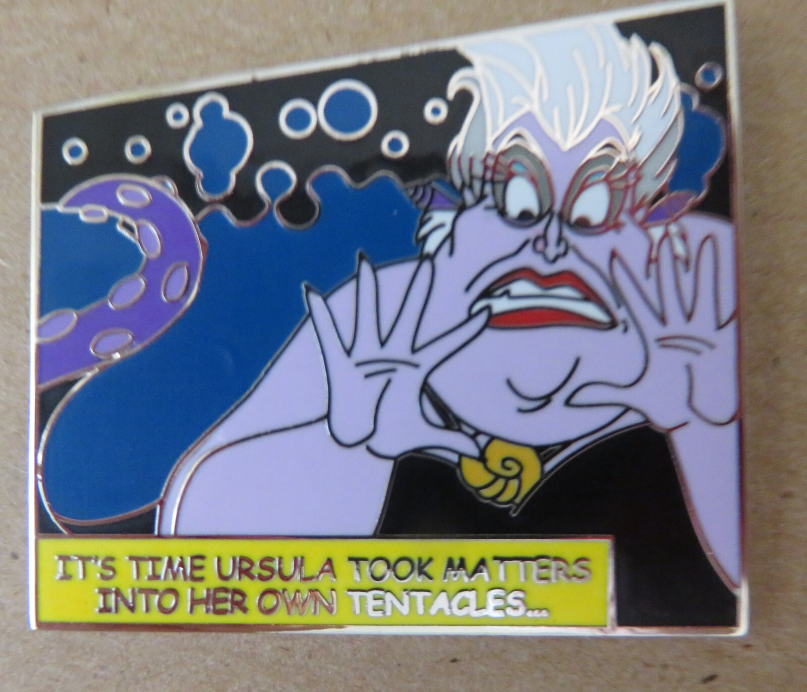 Ursula Disneyland Pin - Comic