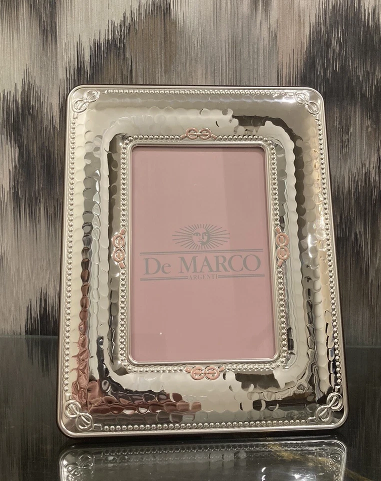 Marco de fotos plateado De Marco Argenti parte posterior de madera 9x7 con lazos rosas y lunares Foto 2 de 4