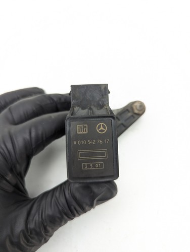 1999-2006 MERCEDES-BENZ W220 S430 S500 Suspension Height Level Sensor 0105427617 - Picture 2 of 5