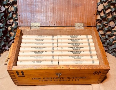 WOOD CRATE OF INERT DYNAMITE - 16 Sticks - Airsoft Cosplay TNT Movie prop