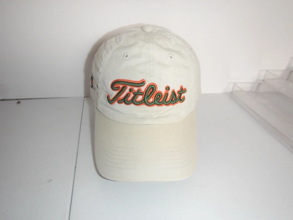 Sombrero de golf Titleist Mickey Mouse Disney color caqui tostado Foto 2 de 4