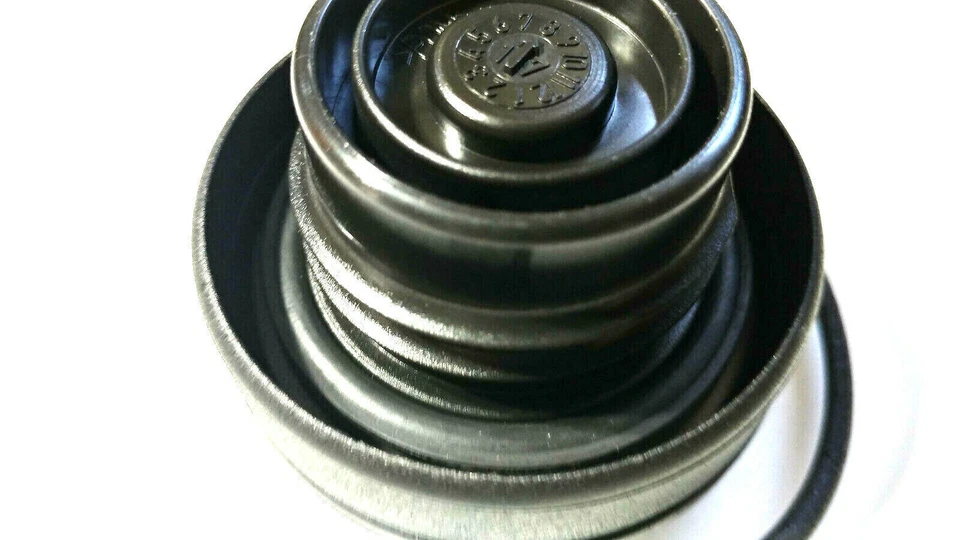 PORSCHE 911 996 1999 TO 2013 CARRERA TURBO FUEL gas CAP NEW ORIGINAL WITH RIVET - image 3 of 3