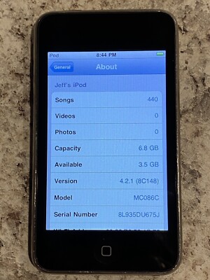 Apple iPod Touch (8GB) 2nd Generation MP3 Music & Video Player