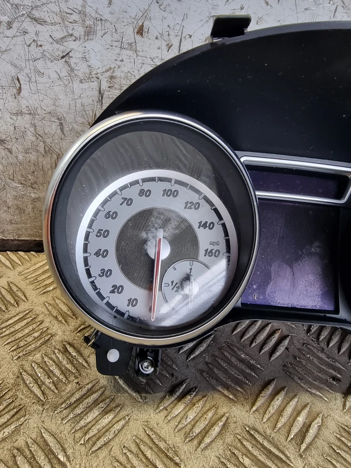 MERCEDES CLA 180 SPEEDOMETER A1179004201 INSTRUMENT CLUSTER W117 1.6 PET 2015 — 第 4/4 张图片