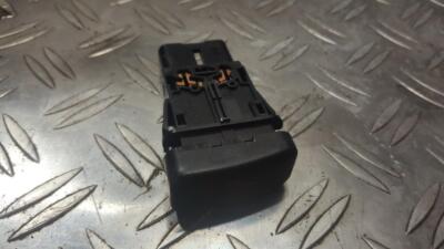  Schalter Mittelkonsole Warnblink Warnblinkschalter Rot  Mazda 62 DE173303-44