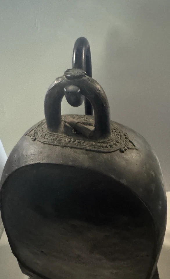 Antigua campana de elefante de bronce grande oración del sudeste asiático con exhibición muy genial Foto 3 de 4