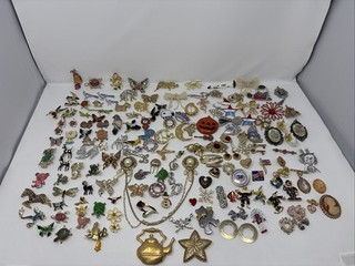 Lot Of 158 Brooches Pins Gerry’s Monet Trifari Brooks Unknown Etc