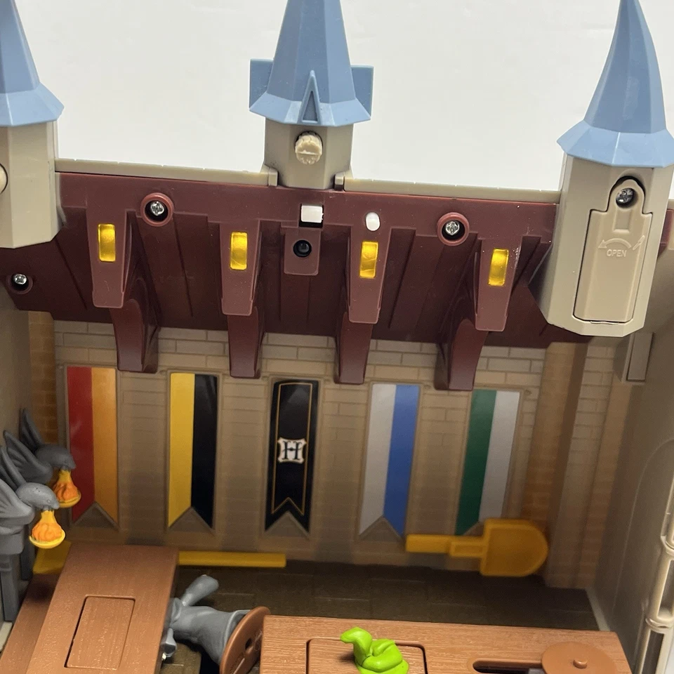 Harry Potter Hogwarts Gran Salón Castillo Mini Juego Ilumina NO COMPLETO Foto 3 de 4