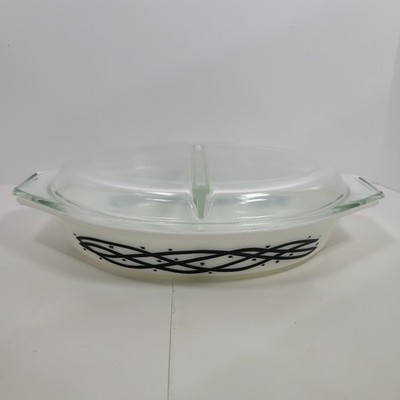 Vintage 1958 Pyrex Barbed Wire 1.5 Quart Divided Casserole w Lid