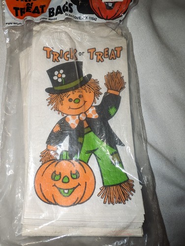 Vintage Halloween Trick Or Treat Paper Goodie Bags Lot From 1981 & 1993 - Picture 4 of 8