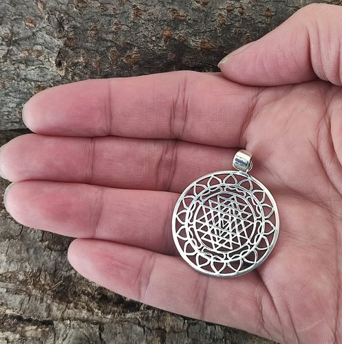 Sri Yantra Plata 925 Mantra Armonía Fuerza Cósmica Hindú No 130 - Imagen 3 de 9